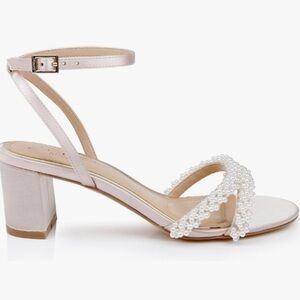 Badgley Mischka White Heels Elegant Block Heel Ivory